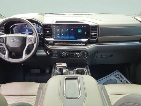 Used 2022 Chevrolet Silverado 1500 ZR2 w/ Technology Package AWD/4WD image 14
