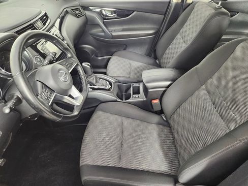 Used 2022 Nissan Rogue Sport SV image 9