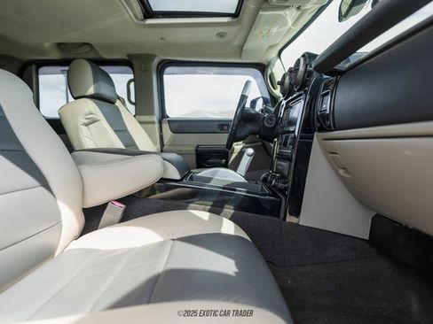 Used 2004 HUMMER H2 w/ Preferred Equipment Group image 57