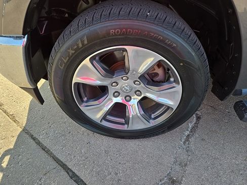 Used 2020 RAM 1500 Laramie image 36