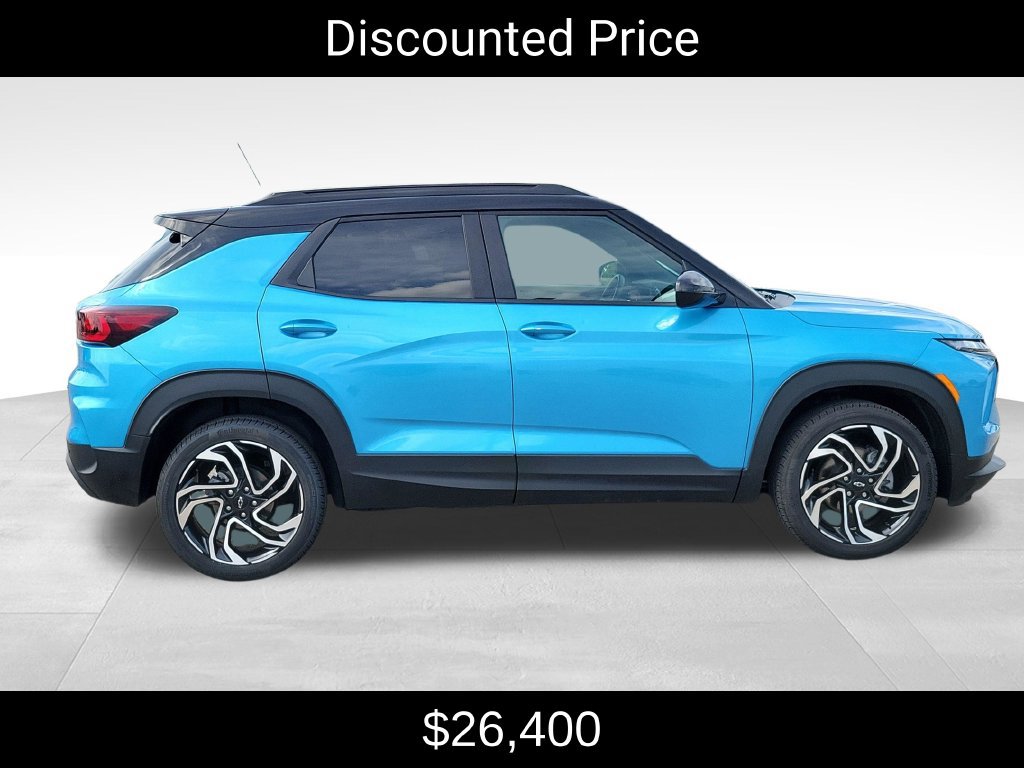 Used 2025 Chevrolet TrailBlazer RS w/ Convenience Package AWD/4WD image 3