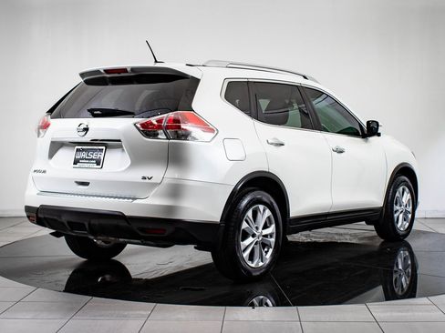 Used 2016 Nissan Rogue SV w/ SV Premium Package image 7