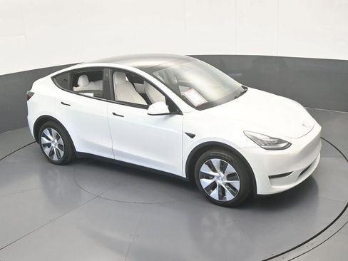 Used 2021 Tesla Model Y Long Range AWD/4WD image 43