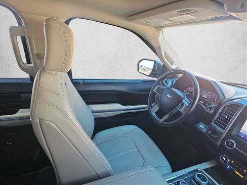 Used 2021 Ford Expedition Platinum AWD/4WD image 2