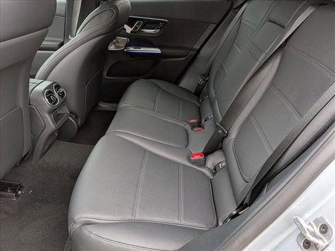 Used 2026 Mercedes-Benz GLC 300 image 16