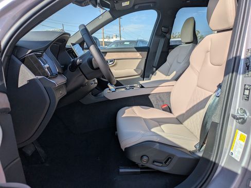 New 2026 Volvo XC90 B6 Plus w/ Protection Package Premier image 14