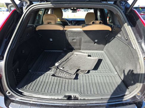 Used 2023 Volvo XC60 T8 Ultimate w/ Protection Package Premier image 6