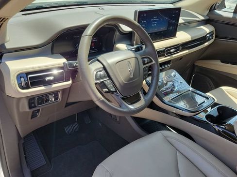 Certified 2023 Lincoln Nautilus AWD w/ Premium Package image 9