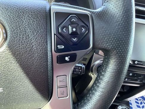Used 2022 Toyota 4Runner Limited AWD/4WD image 26