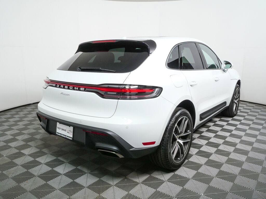 Certified 2026 Porsche Macan AWD/4WD image 29