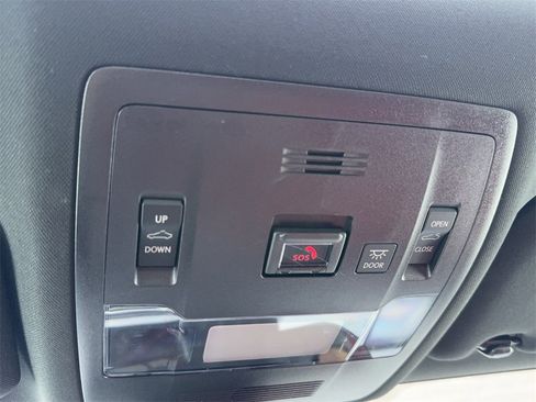 Used 2022 Lexus IS 350 F Sport w/ Dynamic Handling Package image 33