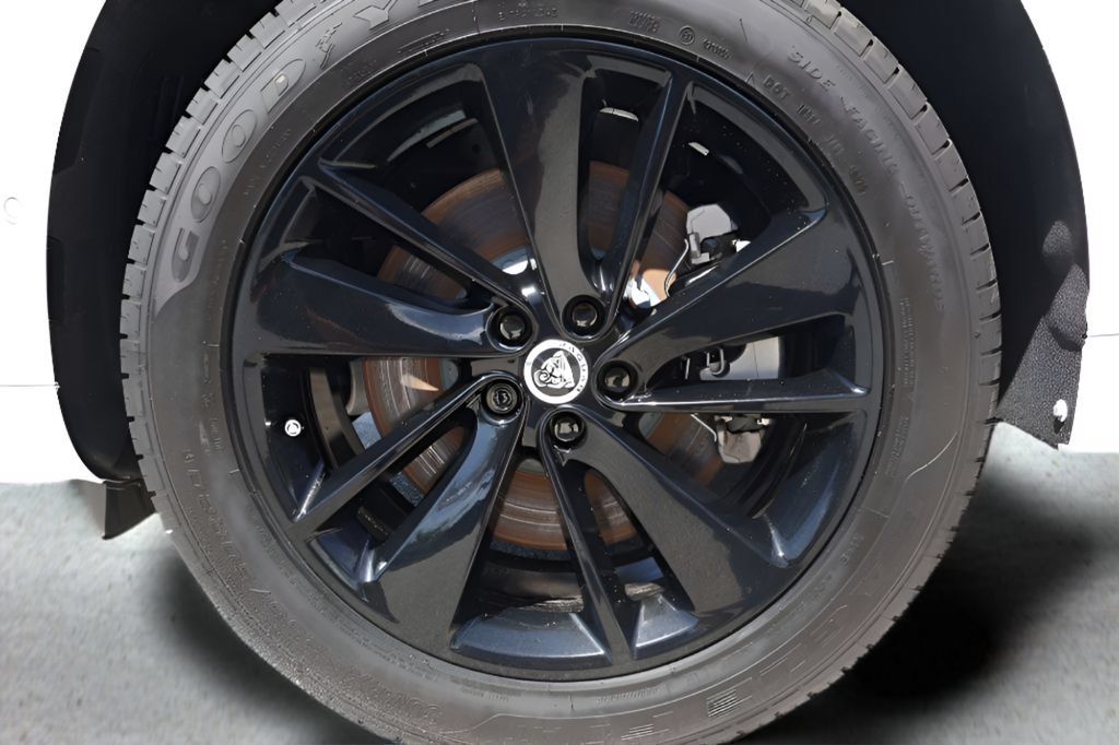 New 2026 Jaguar F-PACE R-Dynamic S AWD/4WD image 9