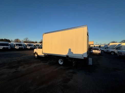 New 2026 Ford E-450 and Econoline 450 Super Duty w/ Power Equipment Group RWD image 13