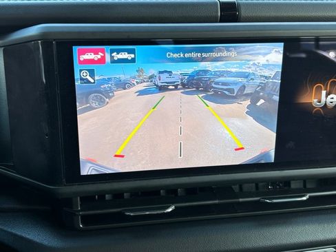 Used 2024 Jeep Gladiator Mojave w/ Technology Group image 20