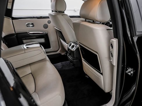 Used 2014 Rolls-Royce Ghost image 50