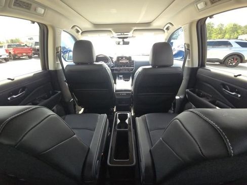 Used 2025 Nissan Pathfinder SL w/ SL Premium Package image 20