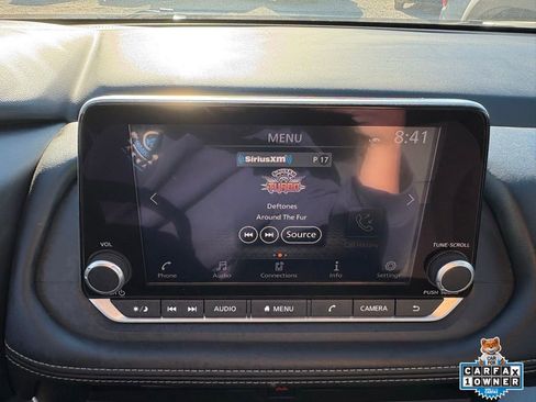 Used 2025 Nissan Rogue SV image 17