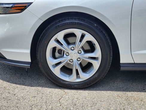 Used 2025 Honda Accord LX image 9