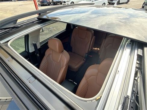 Used 2023 Kia Sorento SX Prestige image 17