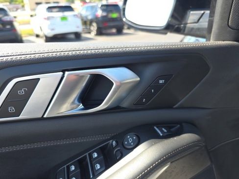 Used 2023 BMW X5 xDrive40i w/ Premium Package image 11