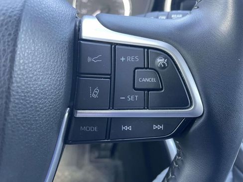 Used 2023 Toyota Highlander LE image 35