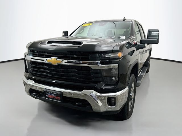Used 2025 Chevrolet Silverado 3500 LT w/ All Star Edition AWD/4WD image 3