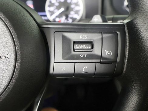 Used 2024 Nissan Rogue S AWD/4WD image 35