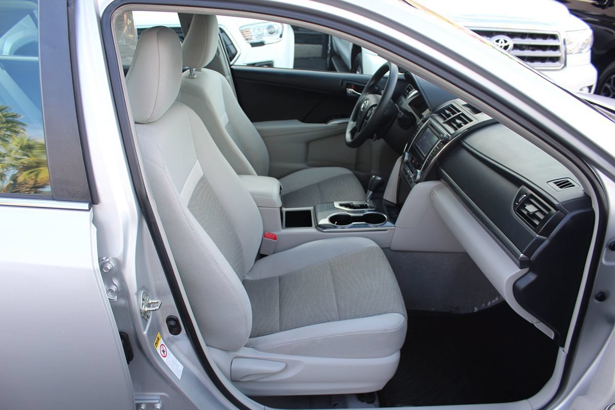 Used 2014 Toyota Camry LE FWD image 21