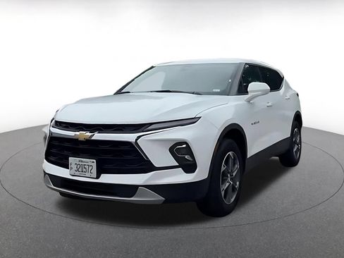 Used 2025 Chevrolet Blazer LT FWD image 7