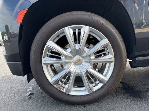 Used 2022 Chevrolet Tahoe High Country AWD/4WD image 11