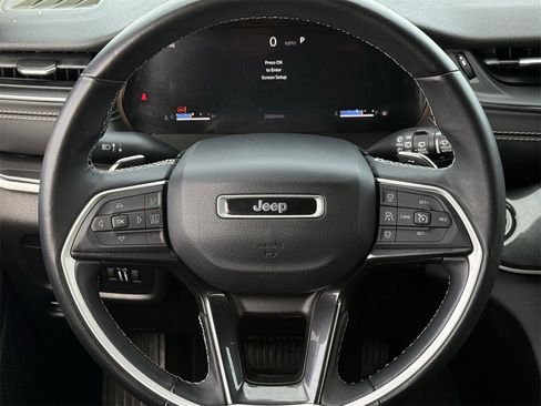 Used 2022 Jeep Grand Cherokee L Laredo image 12