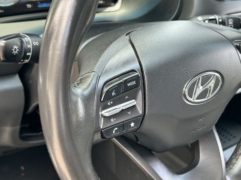 Used 2023 Hyundai Kona Limited FWD image 28