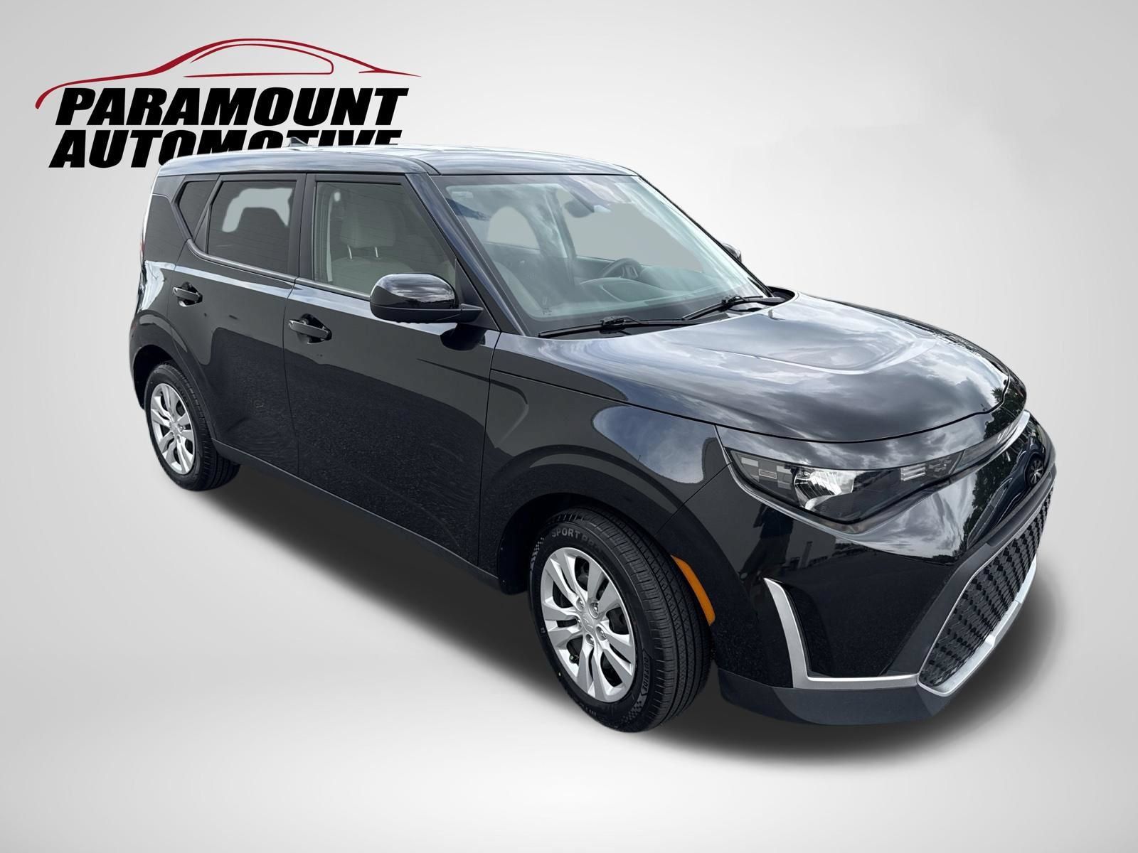 Used 2025 Kia Soul LX FWD image 3