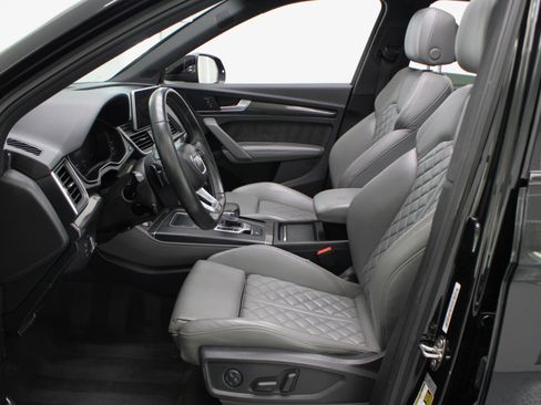 Used 2019 Audi SQ5 Premium Plus w/ Premium Plus Package image 32