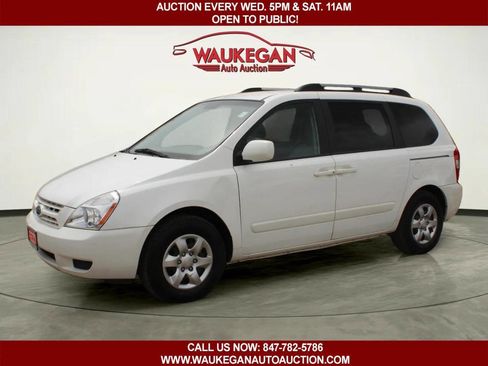 Used 2008 Kia Sedona w/ Convenience Pkg FWD image 2