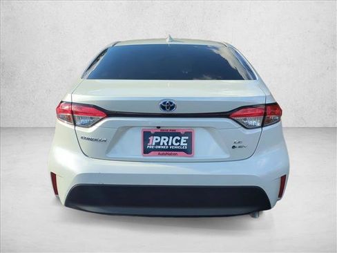 Used 2025 Toyota Corolla LE image 7