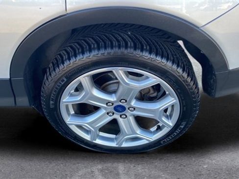 Used 2019 Ford Escape Titanium image 20