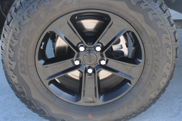 Used 2023 Jeep Wrangler Unlimited Sahara AWD/4WD image 10