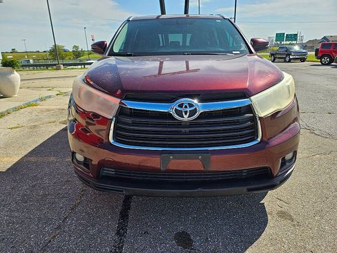Used 2014 Toyota Highlander XLE FWD image 8