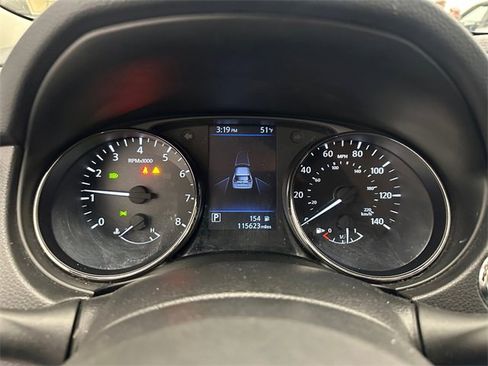 Used 2020 Nissan Rogue SV image 21