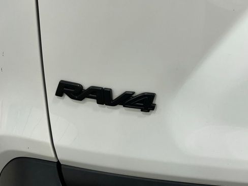 Used 2019 Toyota RAV4 XLE image 38