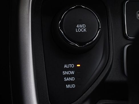 Used 2018 Jeep Compass Latitude w/ Popular Equipment Group image 35