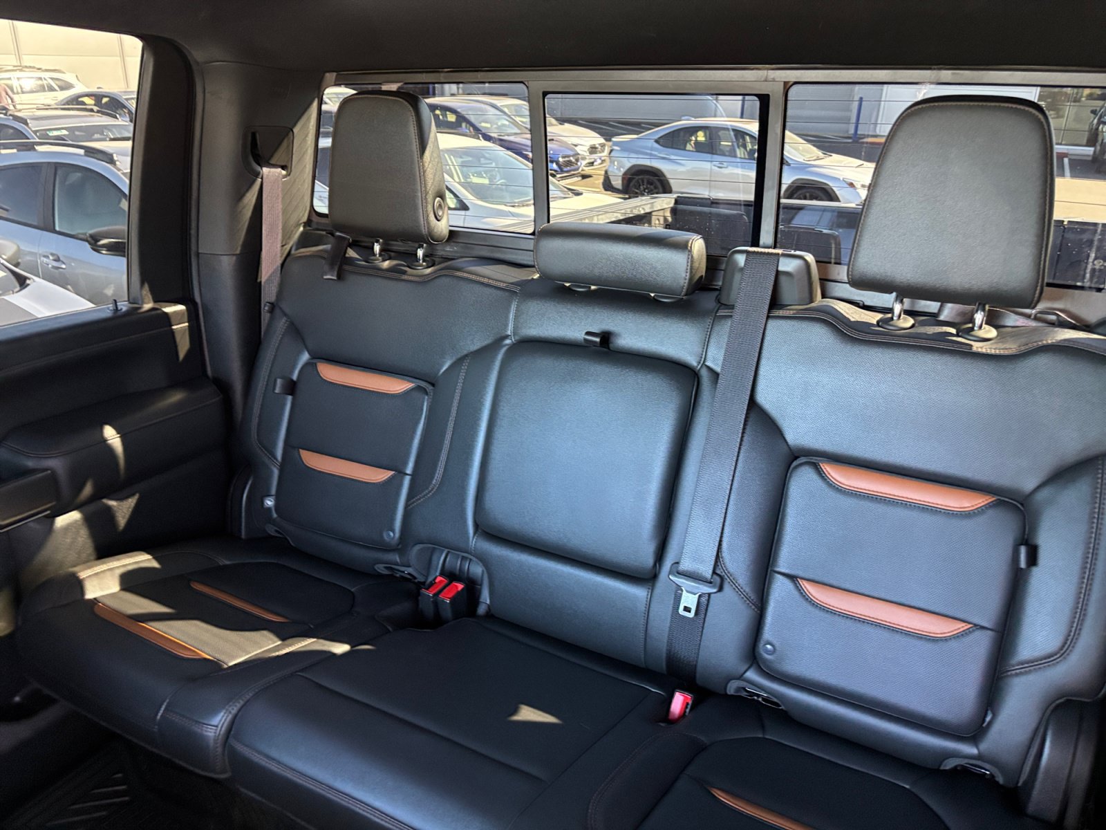 Used 2020 GMC Sierra 2500 AT4 w/ AT4 Premium Package AWD/4WD image 17