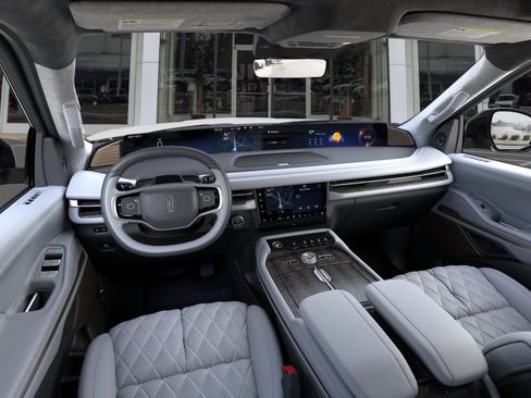 New 2026 Lincoln Navigator Black Label w/ Black Label Special Edition AWD/4WD image 9