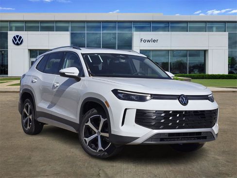 New 2026 Volkswagen Tiguan SE image 1