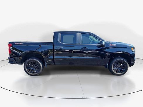 Used 2024 Chevrolet Silverado 1500 LT Trail Boss w/ LT Trail Boss Premium Package AWD/4WD image 3