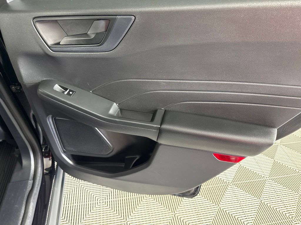 Used 2023 Ford Escape Active AWD/4WD image 27