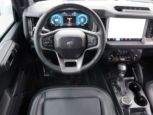 Certified 2025 Ford Bronco Outer Banks w/ Sasquatch Package image 20