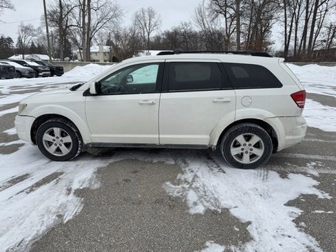 Used 2010 Dodge Journey SXT w/ Convenience Group I image 3