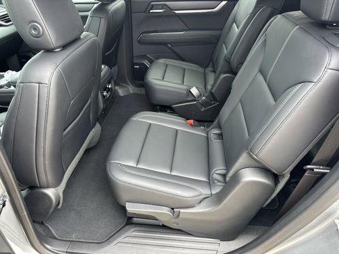Certified 2026 GMC Acadia Elevation w/ Elevation Premium Package FWD image 38
